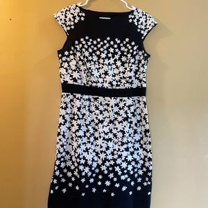 NEW YORK & COMPANY Black&White Floral Dress Size 6